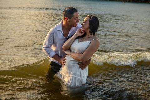 As melhores ideias e inspirações de fotos criativas para ensaio pré wedding na praia do Guarujá Praia das Conchas e Perequê'