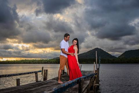 As melhores ideias e inspirações de fotos criativas para ensaio pré wedding na praia do Guarujá Praia das Conchas e Perequê'