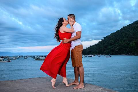 As melhores ideias e inspirações de fotos criativas para ensaio pré wedding na praia do Guarujá Praia das Conchas e Perequê'