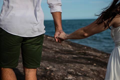 As melhores ideias e inspirações de fotos criativas para ensaio pré wedding na praia do Guarujá Praia das Conchas e Perequê'
