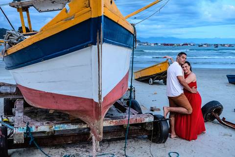 As melhores ideias e inspirações de fotos criativas para ensaio pré wedding na praia do Guarujá Praia das Conchas e Perequê'