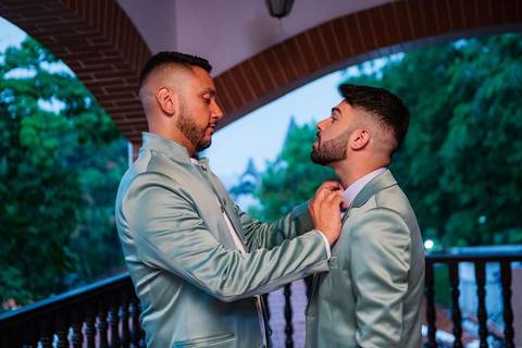 As melhores ideias e inspirações criativas de fotos de casamento do making of dos noivos no Espaço La Capela'