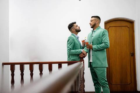 As melhores ideias e inspirações criativas de fotos de casamento do making of dos noivos no Espaço La Capela'