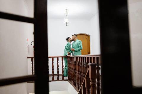 As melhores ideias e inspirações criativas de fotos de casamento do making of dos noivos no Espaço La Capela'