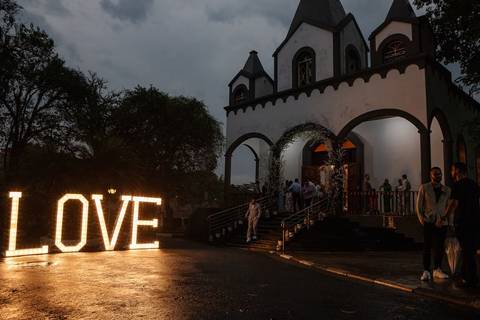 As melhores ideias e inspirações criativas de fotos de casamento no Espaço La Capela'