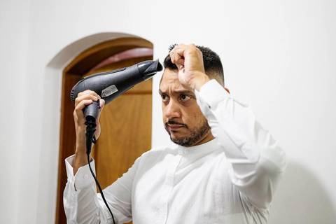 As melhores ideias e inspirações criativas de fotos de casamento do making of dos noivos no Espaço La Capela'