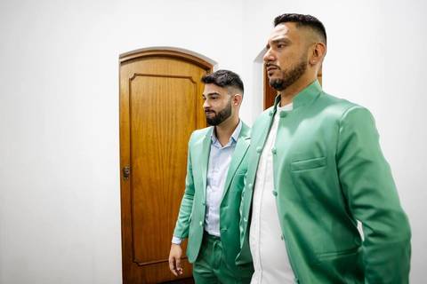 As melhores ideias e inspirações criativas de fotos de casamento do making of dos noivos no Espaço La Capela'