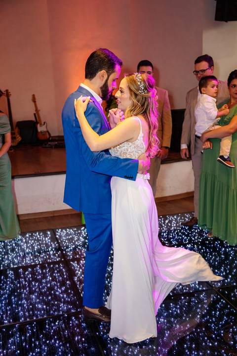 As melhores ideias e inspirações criativas de fotos de casamento da dos noivos no Espaço Vitta Eventos'