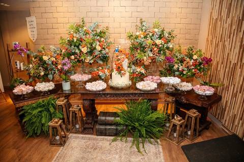 As melhores ideias e inspirações criativas de fotos de casamento da mesa do bolo no Espaço Vitta Eventos'