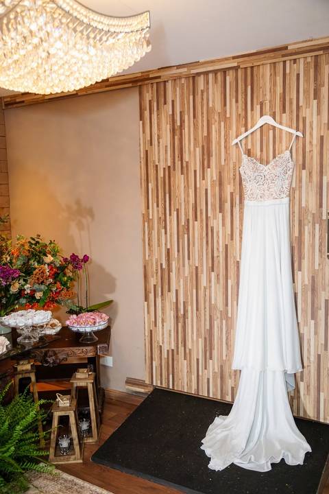 As melhores ideias e inspirações criativas de fotos de casamento do making of da noiva no Espaço Vitta Eventos'