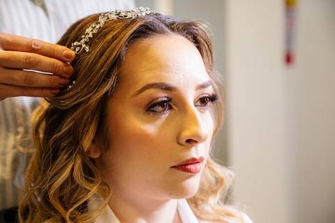 As melhores ideias e inspirações criativas de fotos de casamento do making of da noiva no Espaço Vitta Eventos'