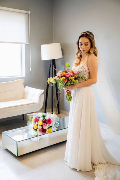 As melhores ideias e inspirações criativas de fotos de casamento do making of da noiva no Espaço Vitta Eventos'