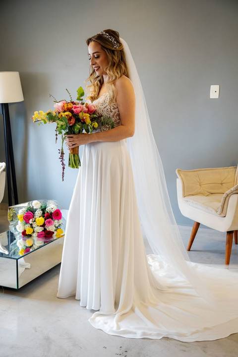 As melhores ideias e inspirações criativas de fotos de casamento do making of da noiva no Espaço Vitta Eventos'