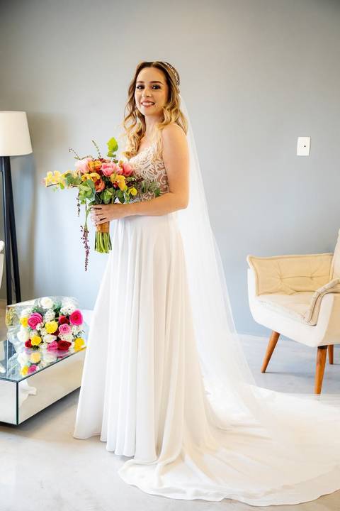 As melhores ideias e inspirações criativas de fotos de casamento do making of da noiva no Espaço Vitta Eventos'