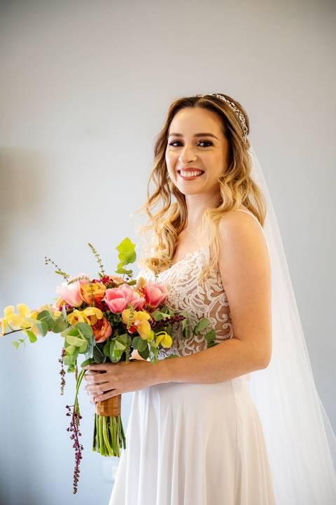 As melhores ideias e inspirações criativas de fotos de casamento do making of da noiva no Espaço Vitta Eventos'