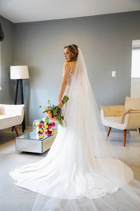 As melhores ideias e inspirações criativas de fotos de casamento do making of da noiva no Espaço Vitta Eventos'