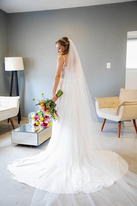 As melhores ideias e inspirações criativas de fotos de casamento do making of da noiva no Espaço Vitta Eventos'