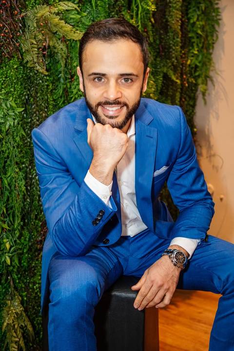 As melhores ideias e inspirações criativas de fotos de casamento do making of do noivo no Espaço Vitta Eventos'