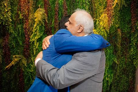 As melhores ideias e inspirações criativas de fotos de casamento do making of do noivo no Espaço Vitta Eventos'