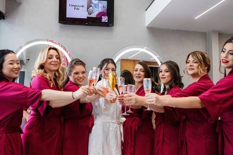 As melhores ideias e inspirações criativas de fotos de casamento do making of da noiva no Pink Me Up '