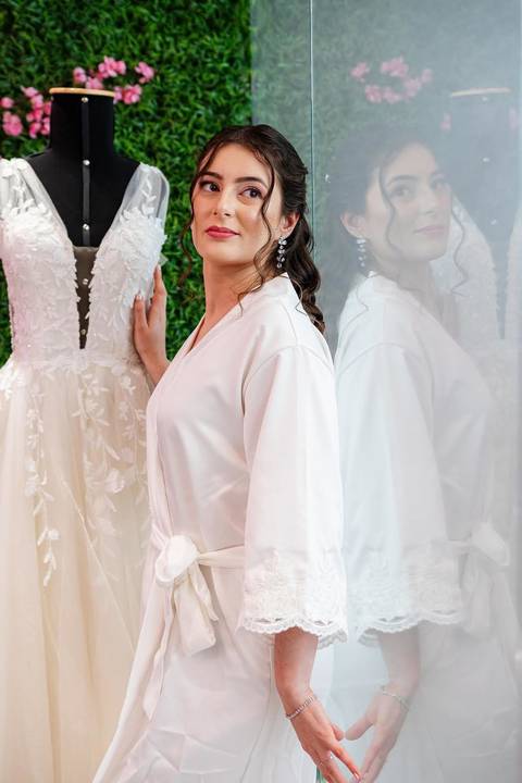 As melhores ideias e inspirações criativas de fotos de casamento do making of da noiva no Pink Me Up '