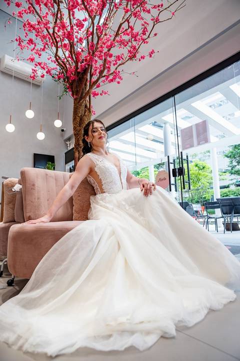 As melhores ideias e inspirações criativas de fotos de casamento do making of da noiva no Pink Me Up '