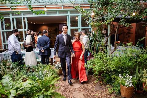 As melhores ideias e inspirações criativas de fotos de casamento no espaço Teakettle Casa de Chás'