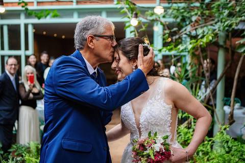 As melhores ideias e inspirações criativas de fotos de casamento no espaço Teakettle Casa de Chás'