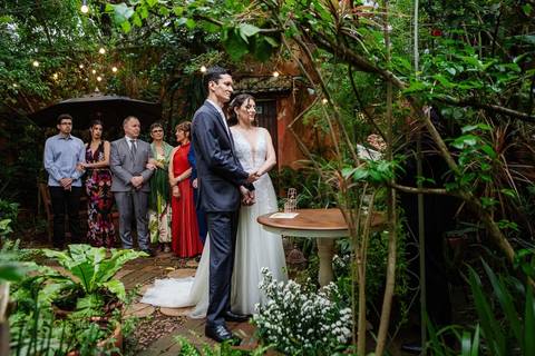 As melhores ideias e inspirações criativas de fotos de casamento no espaço Teakettle Casa de Chás'