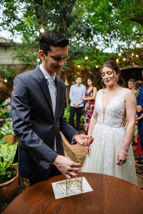 As melhores ideias e inspirações criativas de fotos de casamento no espaço Teakettle Casa de Chás'