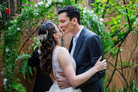 As melhores ideias e inspirações criativas de fotos de casamento no espaço Teakettle Casa de Chás'