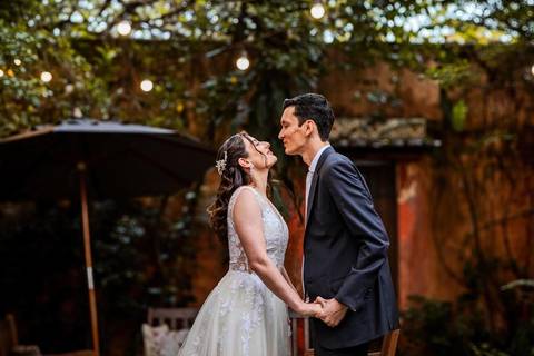 As melhores ideias e inspirações criativas de fotos de casamento no espaço Teakettle Casa de Chás'