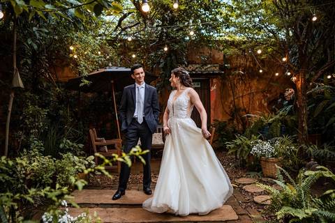 As melhores ideias e inspirações criativas de fotos de casamento no espaço Teakettle Casa de Chás'