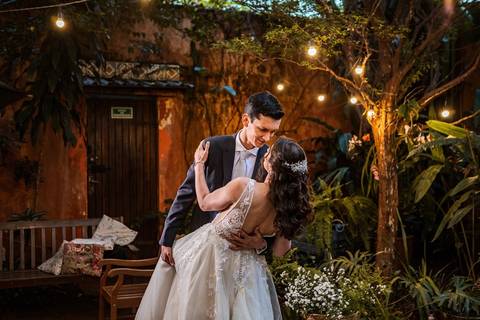 As melhores ideias e inspirações criativas de fotos de casamento no espaço Teakettle Casa de Chás'