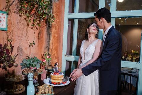 As melhores ideias e inspirações criativas de fotos de casamento no espaço Teakettle Casa de Chás'