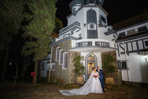 As melhores ideias e inspirações criativas de fotos de casamento dos noivos no Clube de Campo do Castelo'