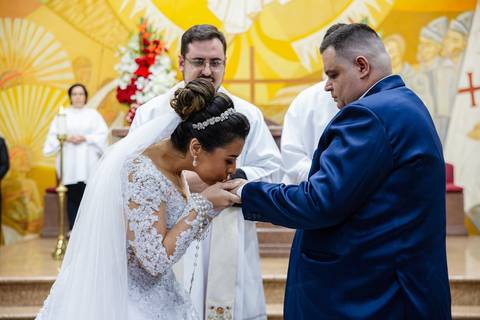 As melhores ideias e inspirações criativas de fotos de casamento do momento da cerimônia na Paróquia Nossa Senhora da Esperança '
