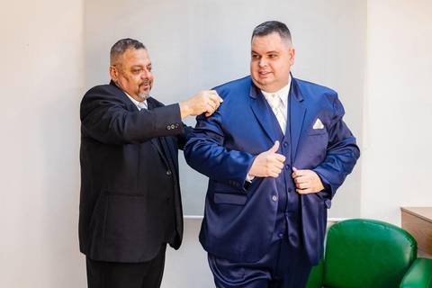 As melhores ideias e inspirações criativas de fotos de casamento do making of do noivo'