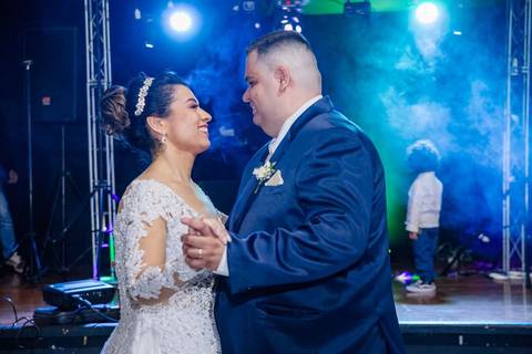 As melhores ideias e inspirações criativas de fotos de casamento dos noivos na valsa no Clube de Campo do Castelo'