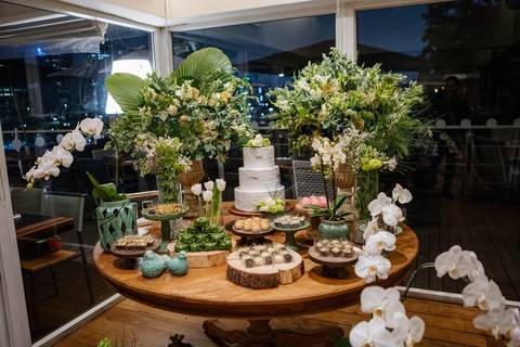 As melhores ideias e inspirações criativas de fotos de casamento da mesa do bolo no Novotel São Paulo Morumbi '