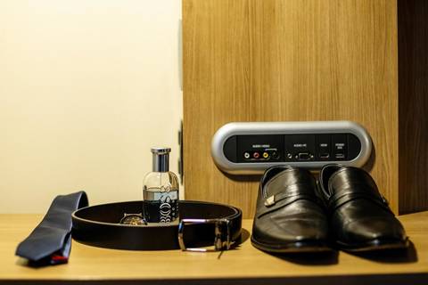 As melhores ideias e inspirações criativas de fotos de casamento do making of do noivo no Novotel São Paulo Morumbi '