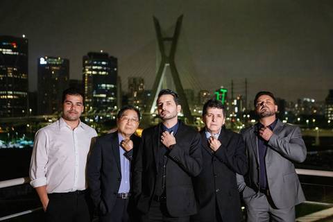 As melhores ideias e inspirações criativas de fotos de casamento do noivo com os padrinhos no Novotel São Paulo Morumbi '