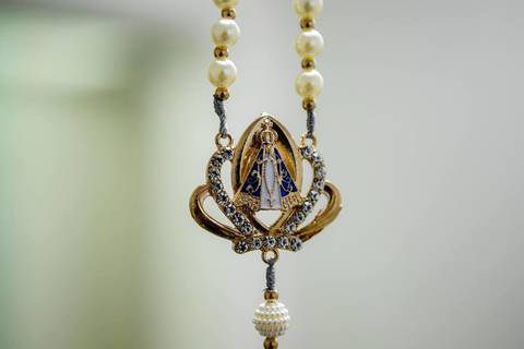 As melhores ideias e inspirações criativas de fotos de casamento do making of da noiva no salão Escovaria de Luxo'