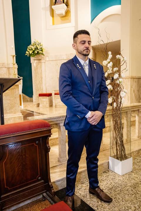 As melhores ideias e inspirações criativas de fotos de casamento da cerimônia na Paróquia São José Osasco'