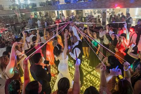 As melhores ideias e inspirações criativas de fotos de casamento do espaço Buffet Evian Eventos'