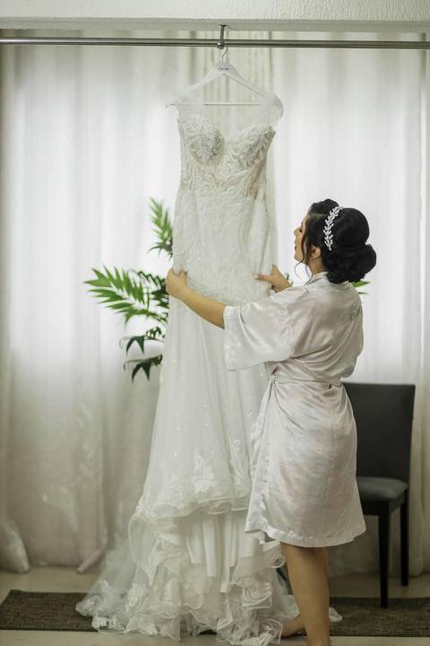 As melhores ideias e inspirações criativas de fotos de casamento do making of da noiva no Jacques Janine Mooca'