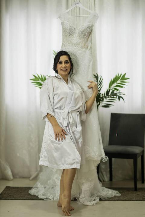 As melhores ideias e inspirações criativas de fotos de casamento do making of da noiva no Jacques Janine Mooca'