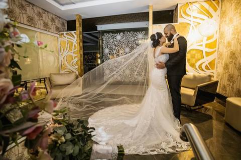 As melhores ideias e inspirações criativas de fotos de casamento do espaço Buffet Evian Eventos'