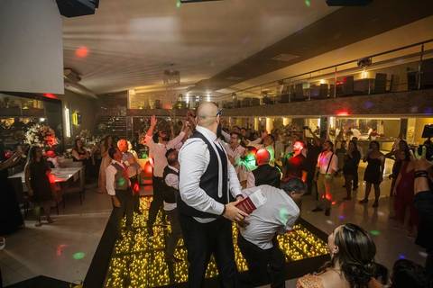 As melhores ideias e inspirações criativas de fotos de casamento do espaço Buffet Evian Eventos'