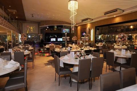 As melhores ideias e inspirações criativas de fotos de casamento do espaço Buffet Evian Eventos'